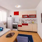 Kira Apartment *