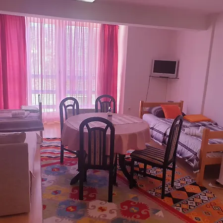 Kira Apartment