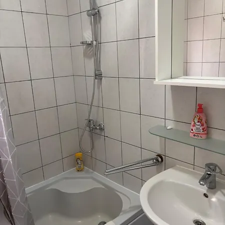 Kira Apartment